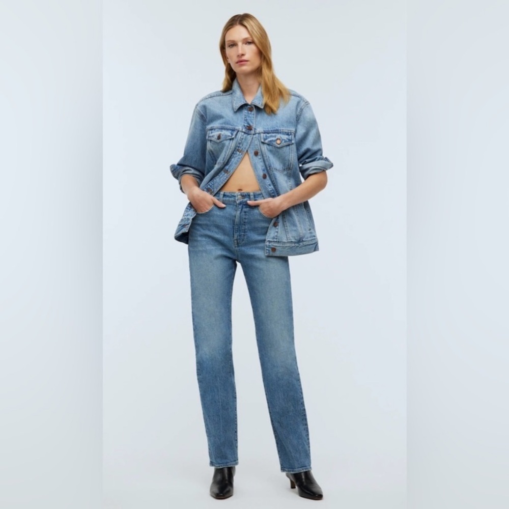 Madewell 90s Straight Jean in medium indigo wash, size 27